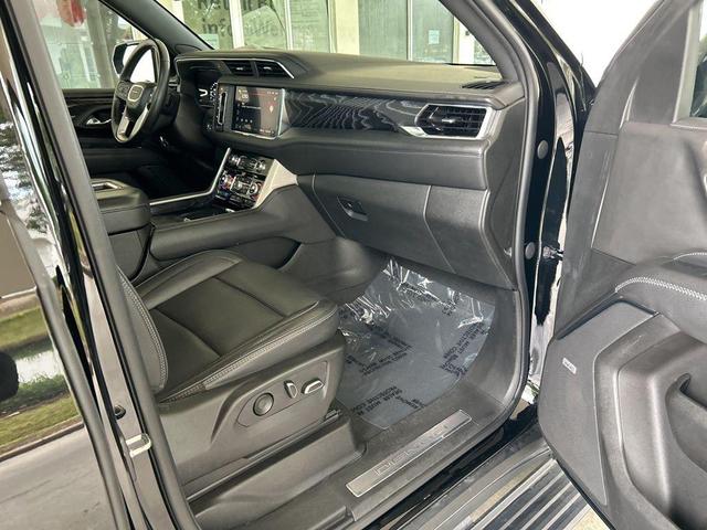 Photo of 2023 Onyx Black GMC Yukon