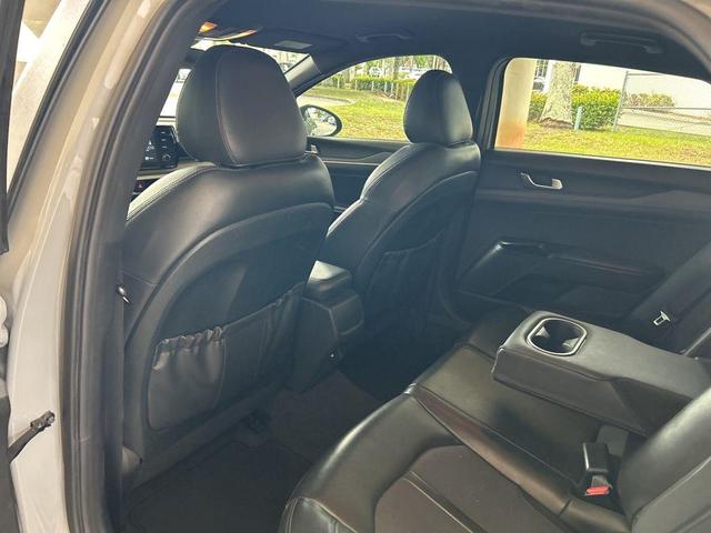 Photo of 2021 Wolf Gray Kia K5