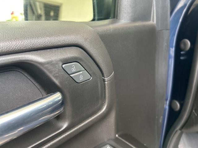 Photo of 2022 Northsky Blue Metallic Chevrolet Silverado 1500 Limited
