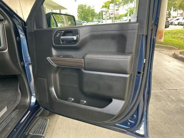 Photo of 2022 Northsky Blue Metallic Chevrolet Silverado 1500 Limited