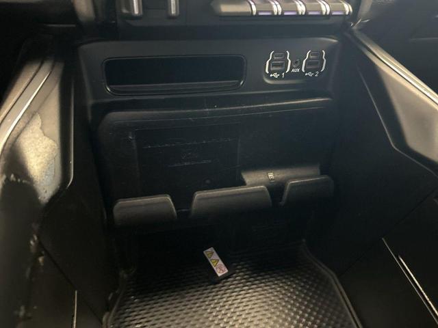 Photo of 2020 Granite Crystal Clearcoat Metallic RAM 2500