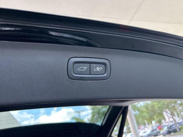 Photo of 2024 Bright Volvo XC90