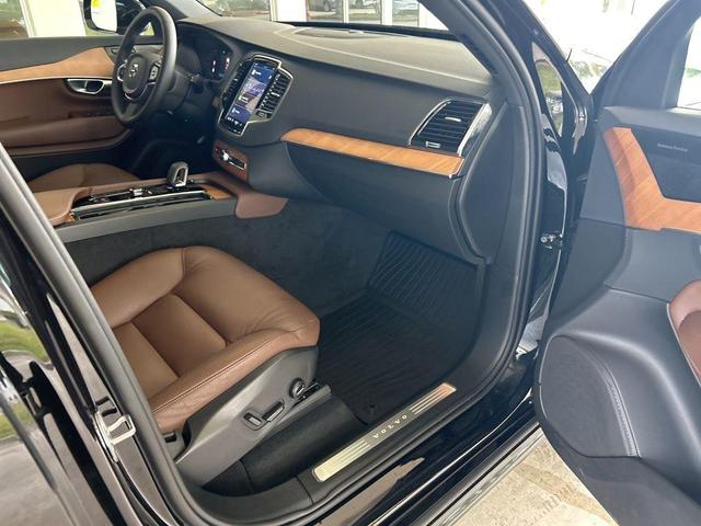 Photo of 2024 Bright Volvo XC90