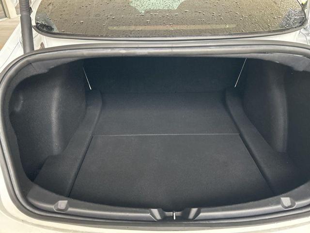 Photo of 2021 White Tesla Model 3