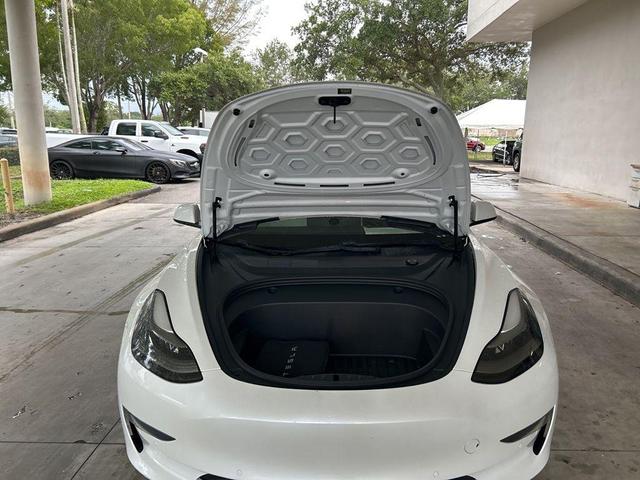 Photo of 2021 White Tesla Model 3