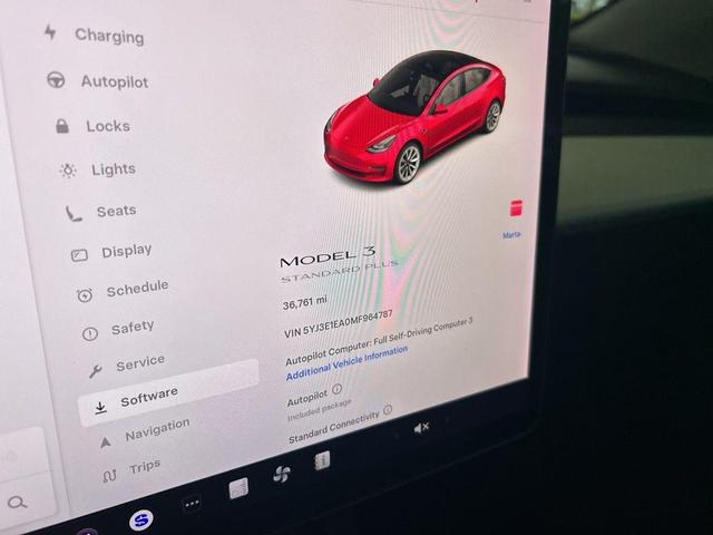 Photo of 2021 White Tesla Model 3