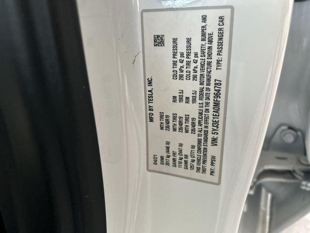 Photo of 2021 White Tesla Model 3
