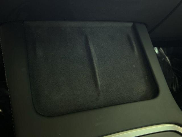 Photo of 2021 White Tesla Model 3