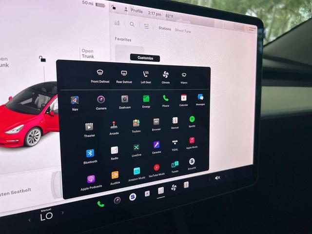 Photo of 2021 White Tesla Model 3