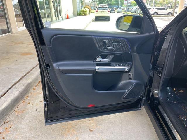 Photo of 2024 Midnight Black Mercedes-Benz GLB 250