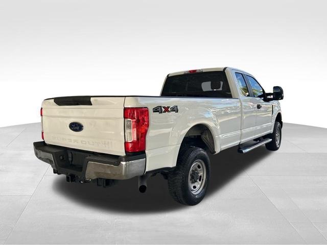 Photo of 2019 Oxford White Ford F-350