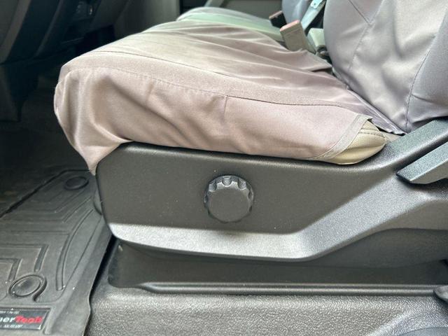 Photo of 2019 Oxford White Ford F-350