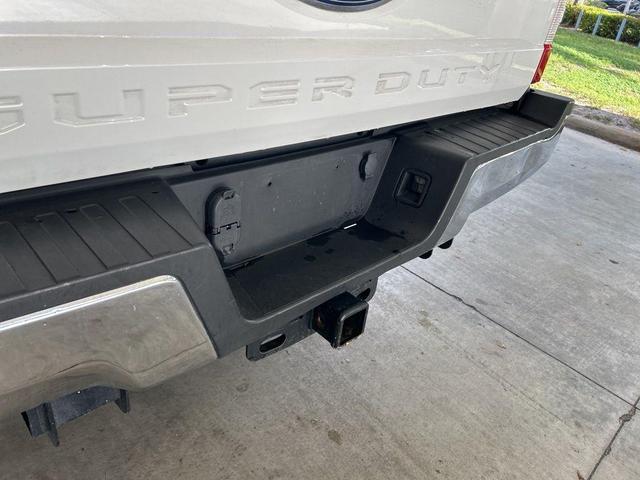 Photo of 2019 Oxford White Ford F-350