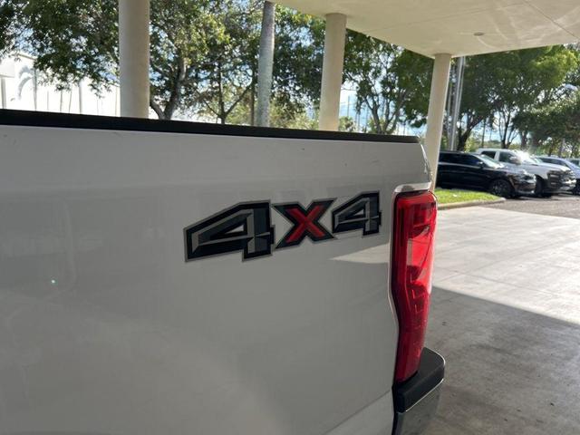 Photo of 2019 Oxford White Ford F-350