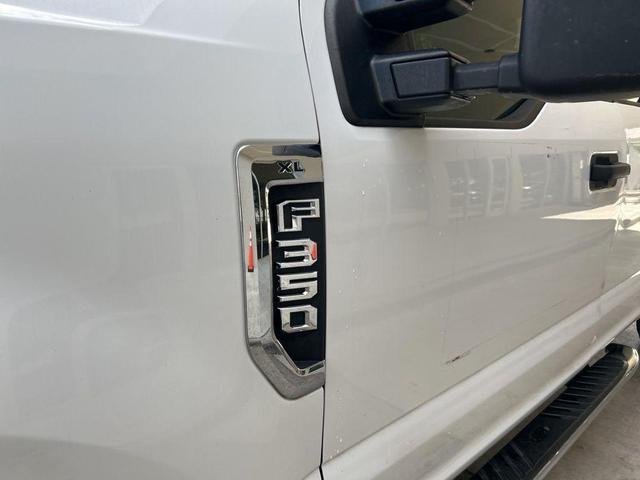 Photo of 2019 Oxford White Ford F-350