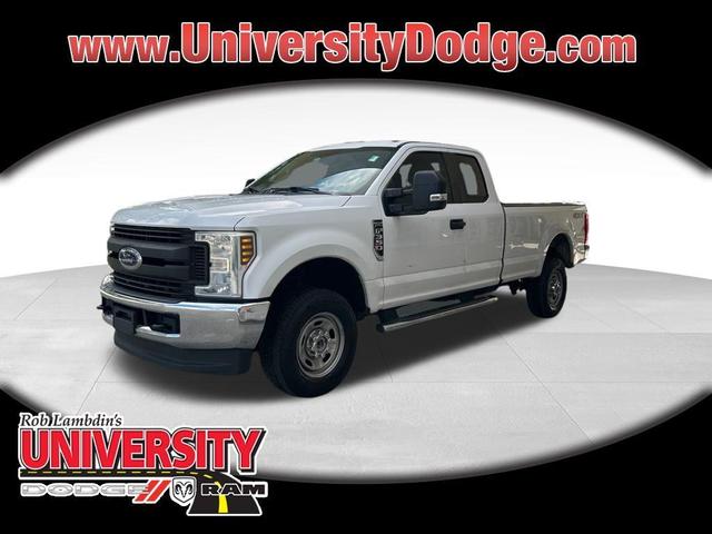 Photo of 2019 Oxford White Ford F-350