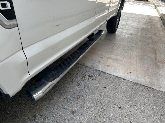 Photo of 2019 Oxford White Ford F-350