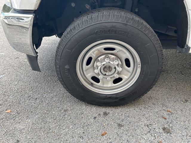 Photo of 2019 Oxford White Ford F-350