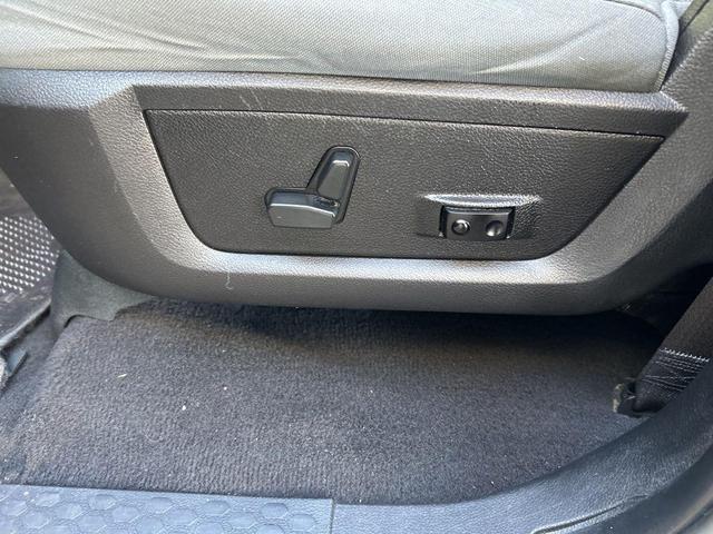 Photo of 2016 Granite Crystal Clearcoat Metallic RAM 2500