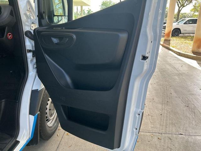 Photo of 2021 Gray Mercedes-Benz Sprinter 2500