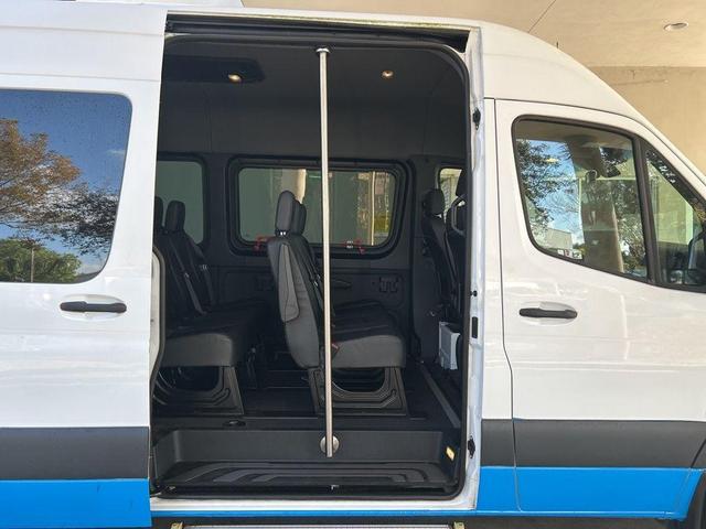 Photo of 2021 Gray Mercedes-Benz Sprinter 2500