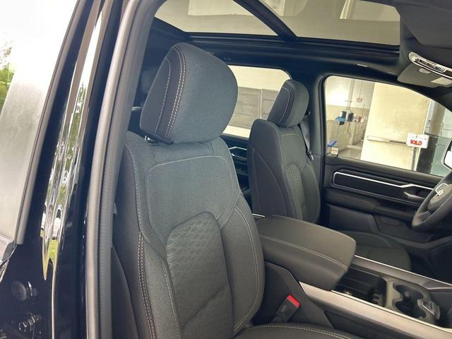 Photo of 2025 Diamond Black RAM 1500