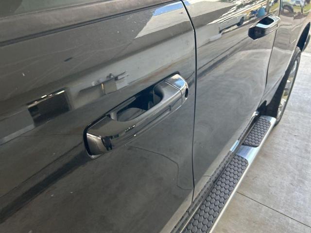 Photo of 2019 Diamond Black RAM 1500