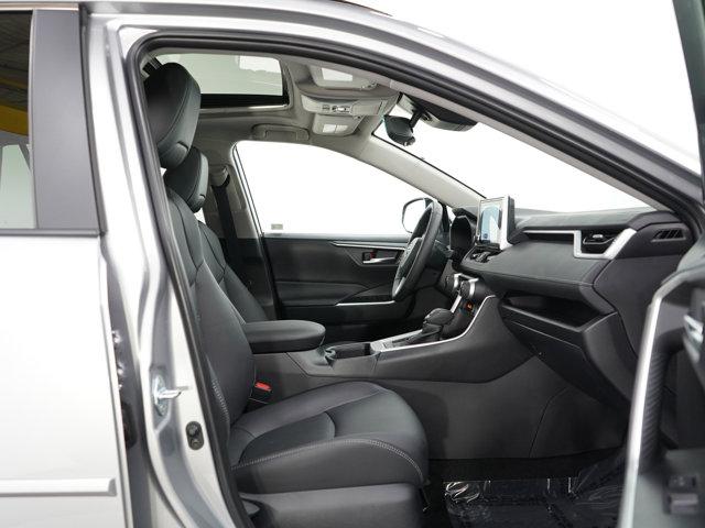 Photo of 2025 Silver Toyota RAV4