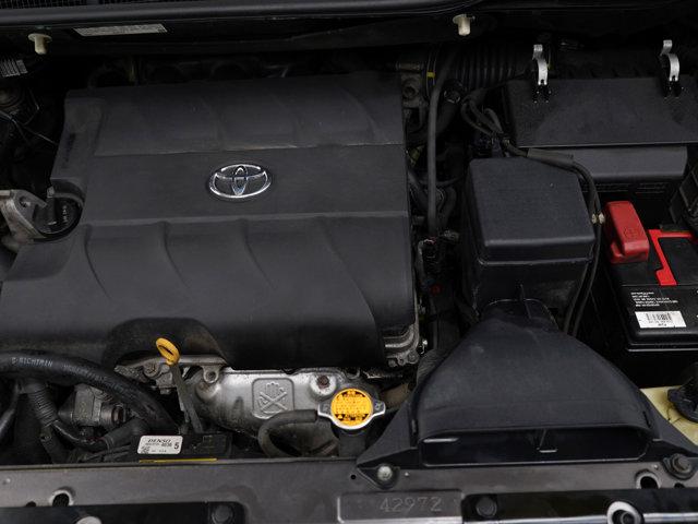 Photo of 2013 Gray Toyota Sienna