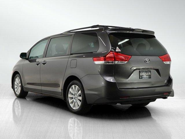 Photo of 2013 Gray Toyota Sienna