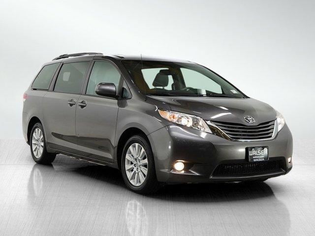 Photo of 2013 Gray Toyota Sienna