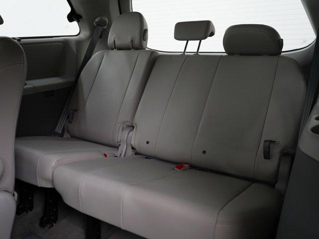 Photo of 2013 Gray Toyota Sienna