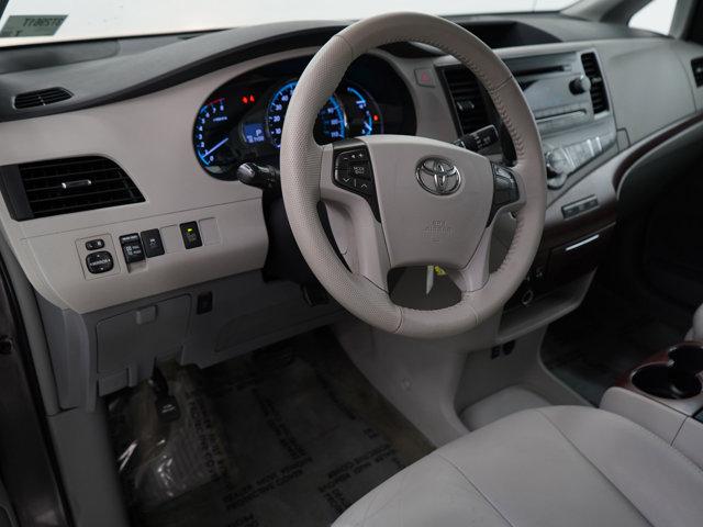 Photo of 2013 Gray Toyota Sienna
