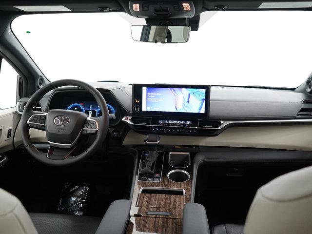Photo of 2025 Midnight Black Toyota Sienna