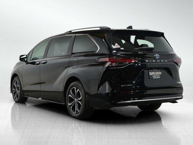 Photo of 2025 Midnight Black Toyota Sienna