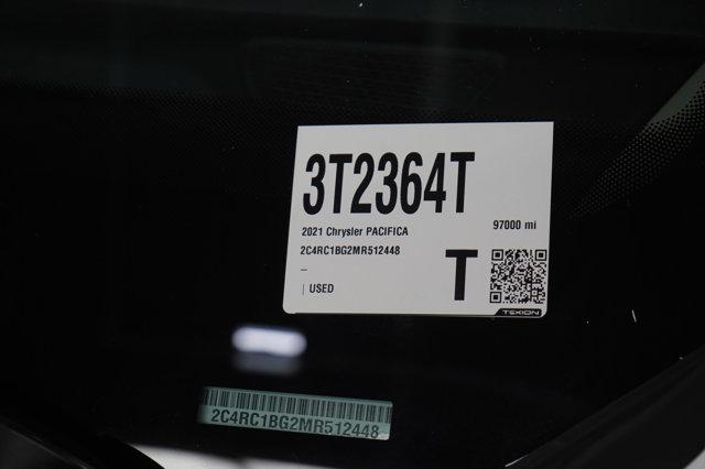 Photo of 2021 Bright White Clearcoat Chrysler Pacifica