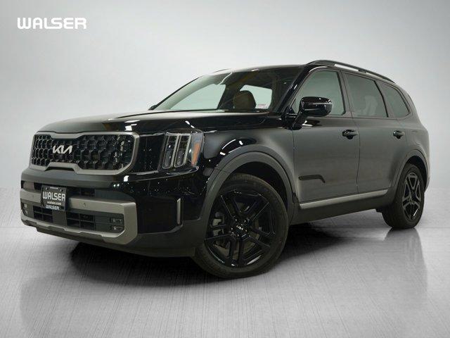 Photo of 2023 Ebony Black Kia Telluride
