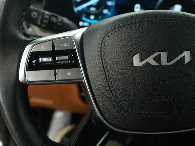 Photo of 2023 Ebony Black Kia Telluride