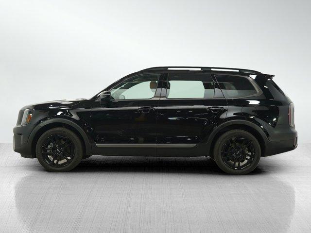 Photo of 2023 Ebony Black Kia Telluride