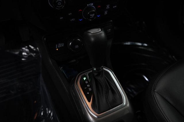 Photo of 2020 Alpine White Clearcoat Jeep Renegade