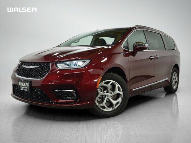 Photo of 2022 Velvet Red Pearlcoat Chrysler Pacifica