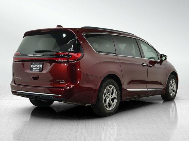Photo of 2022 Velvet Red Pearlcoat Chrysler Pacifica