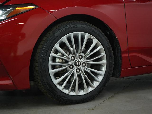 Photo of 2022 Supersonic Red Toyota Avalon Hybrid