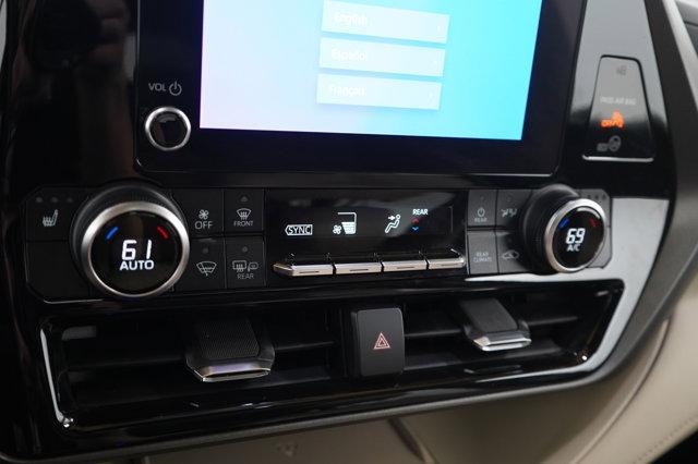 Photo of 2023 Pearl Toyota Highlander Hybrid