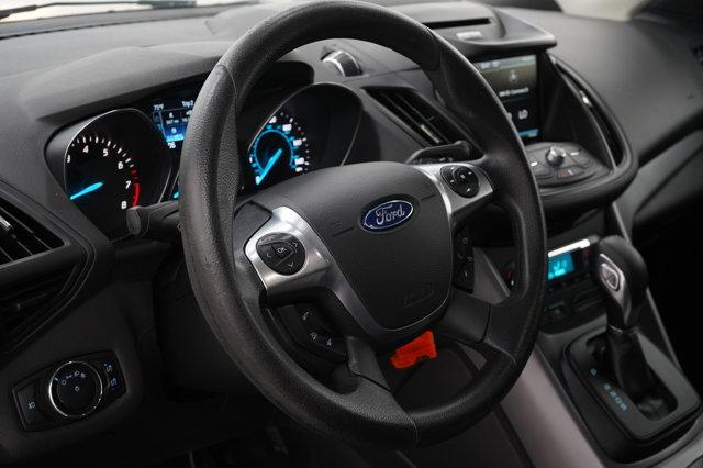 Photo of 2014 Oxford White Ford Escape