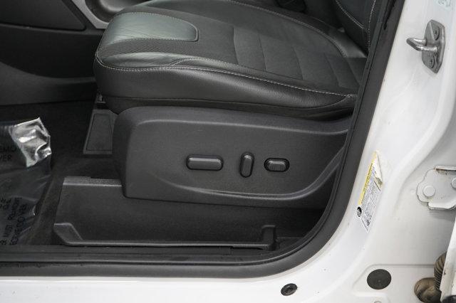 Photo of 2014 Oxford White Ford Escape