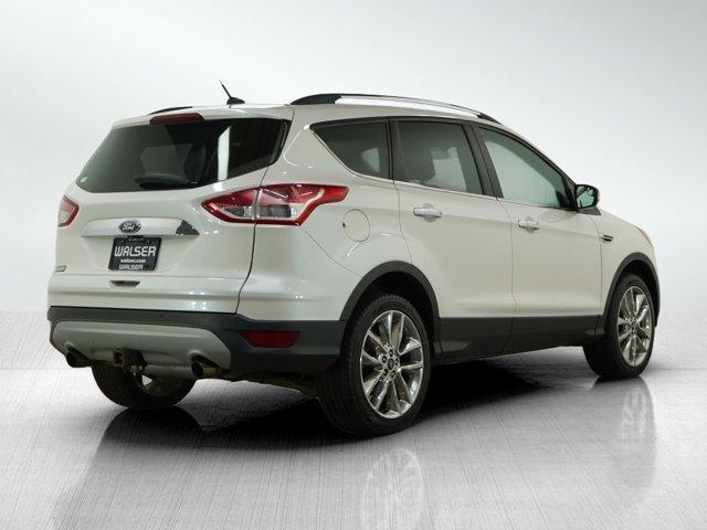 Photo of 2014 Oxford White Ford Escape