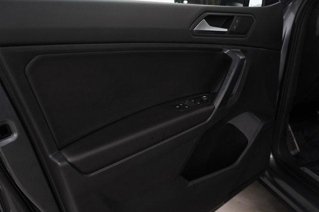 Photo of 2021 Platinum Gray Metallic Volkswagen Tiguan
