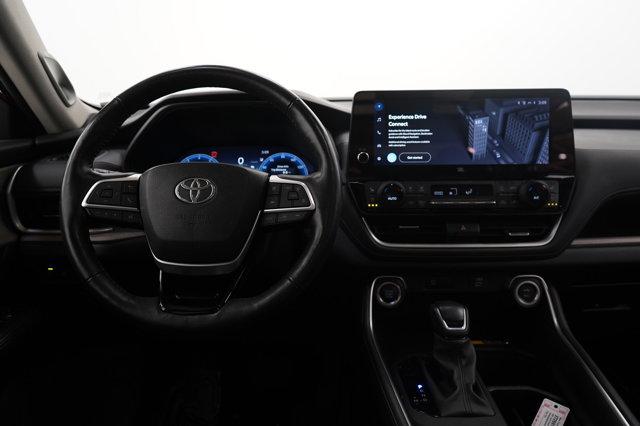 Photo of 2024 Ruby Toyota Grand Highlander
