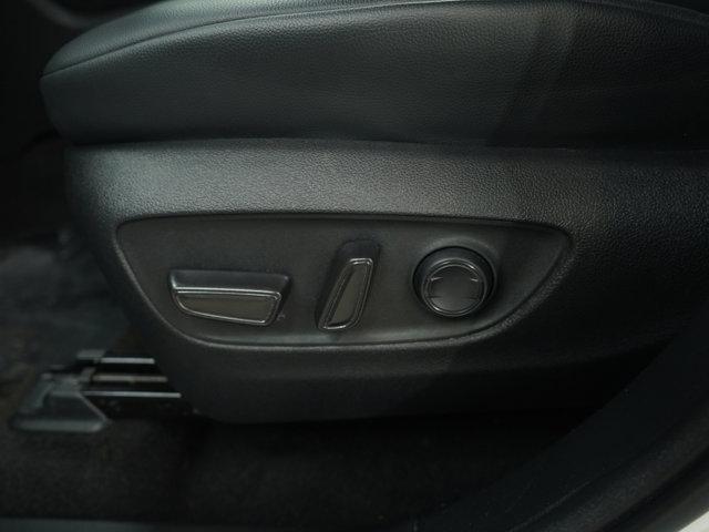 Photo of 2023 Wind Chill Pearl Toyota Highlander